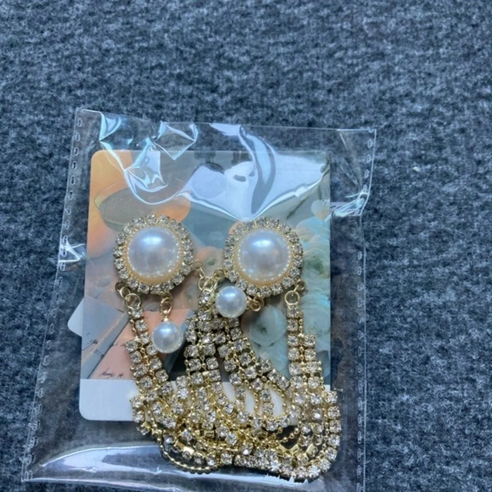 Elegant Crystal Pearl Dangle Earrings Vintage Style Luxury Gold Long‎ Drop new